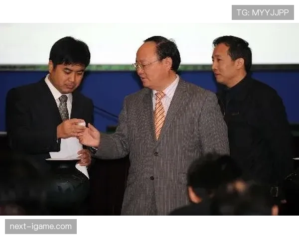 第四官员到底管什么？揭秘场边最容易被忽视的关键角色